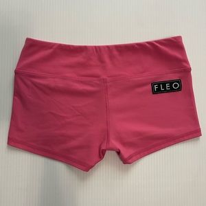 Fleo size small pink short